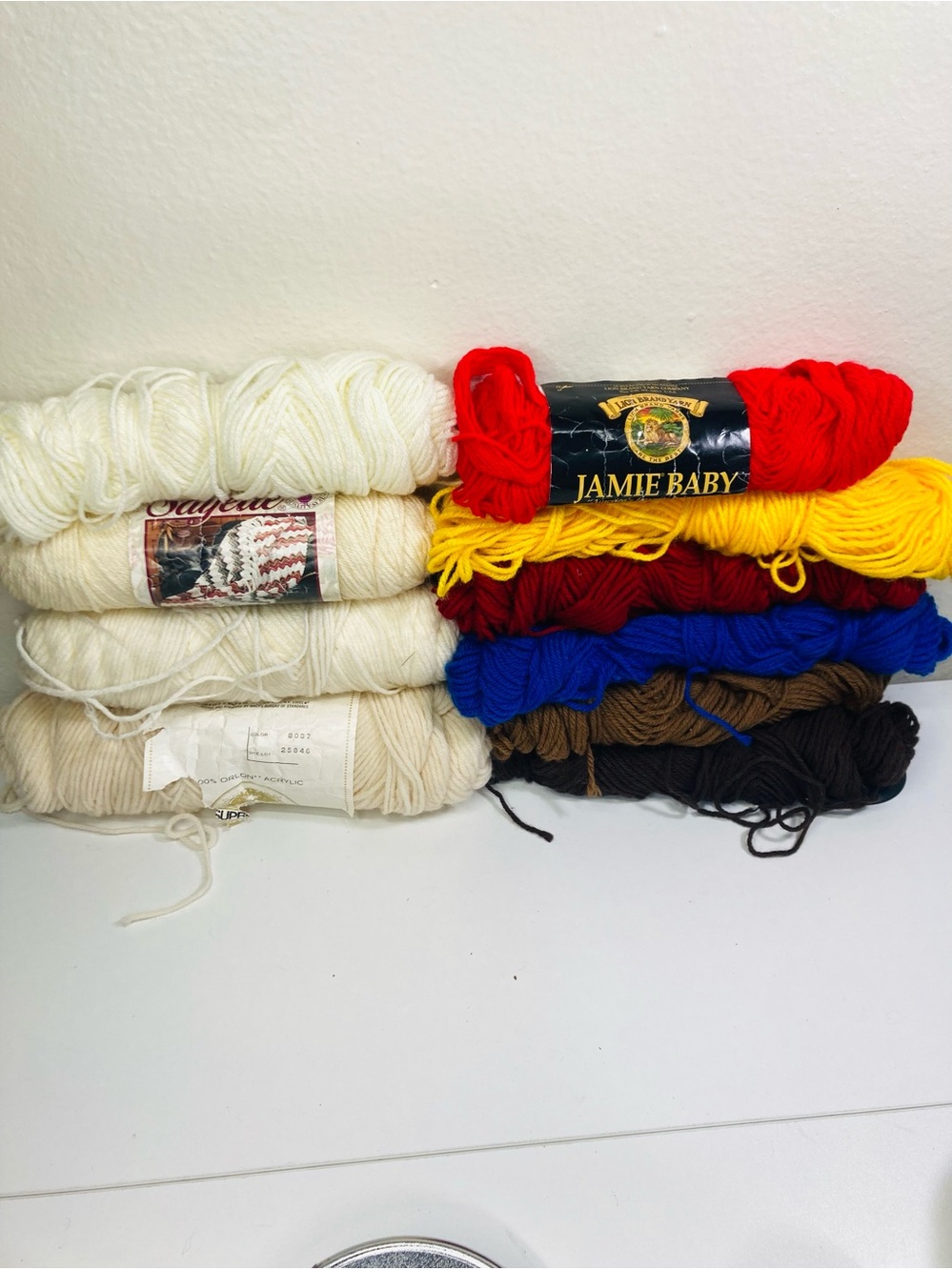 🐱 🐶. ~1.7oz Tagged and Untagged Vintage Yarn Skeins